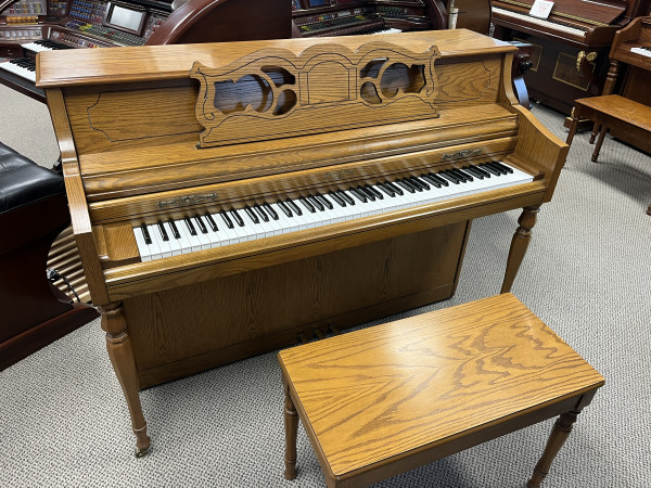 1986 R Wurlitzer console piano - Upright - Console Pianos